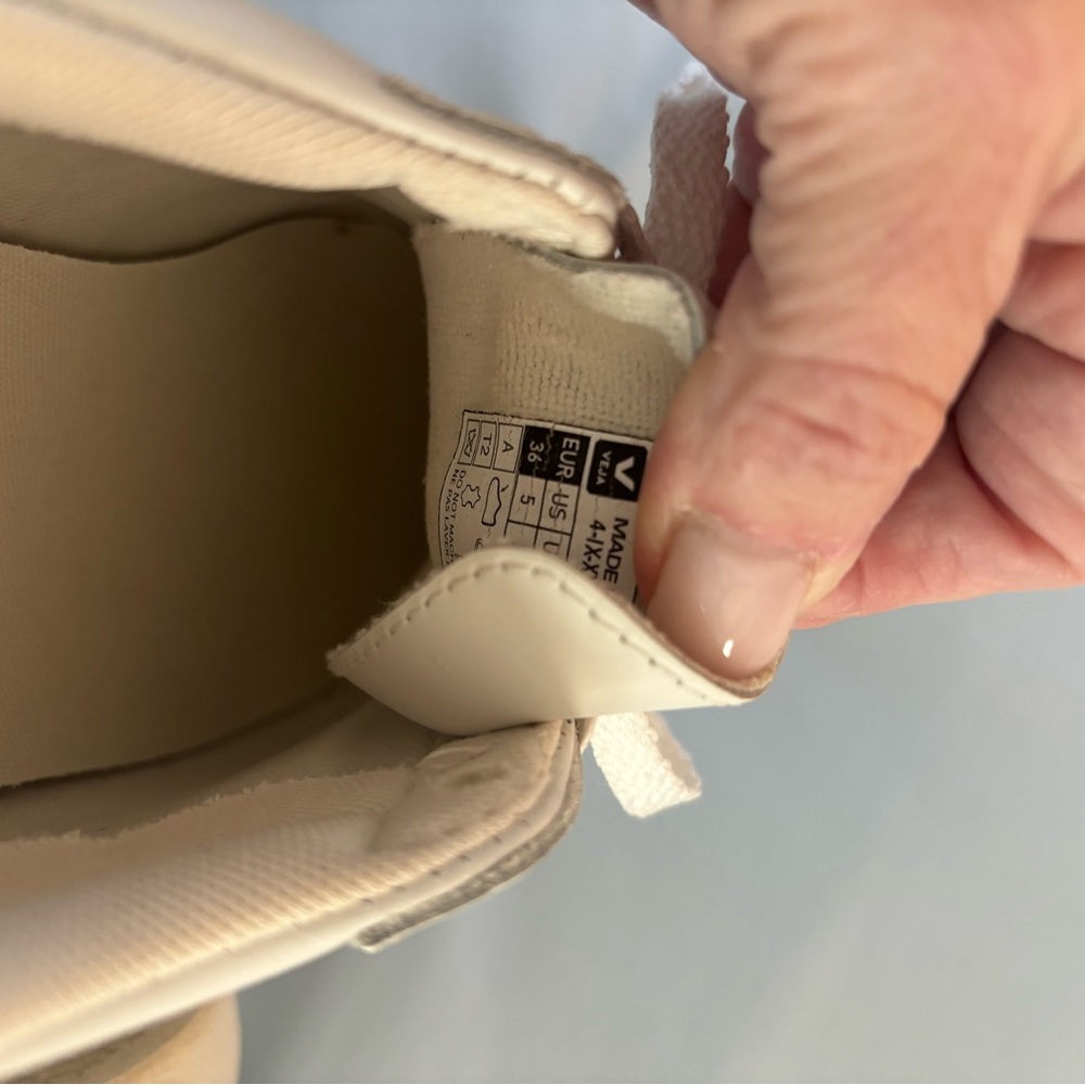 Veja shoes - Picture 4 of 5